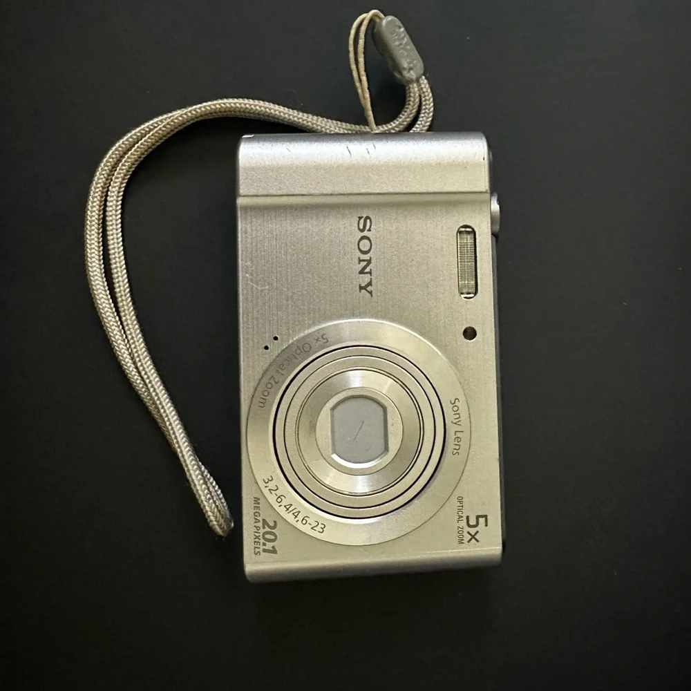 Sony cybershot  Silver Digital Camera Compact and Stylish